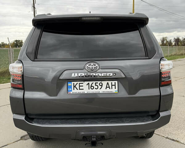 Сірий Тойота 4Раннер, об'ємом двигуна 3.96 л та пробігом 108 тис. км за 33700 $, фото 21 на Automoto.ua