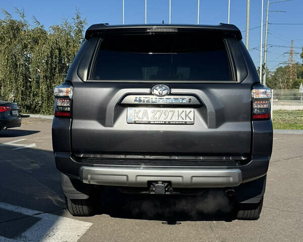 Серый Тойота 4Раннер, объемом двигателя 3.96 л и пробегом 27 тыс. км за 43000 $, фото 2 на Automoto.ua