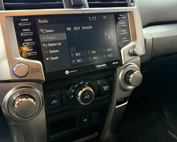 Сірий Тойота 4Раннер, об'ємом двигуна 3.96 л та пробігом 108 тис. км за 33700 $, фото 30 на Automoto.ua