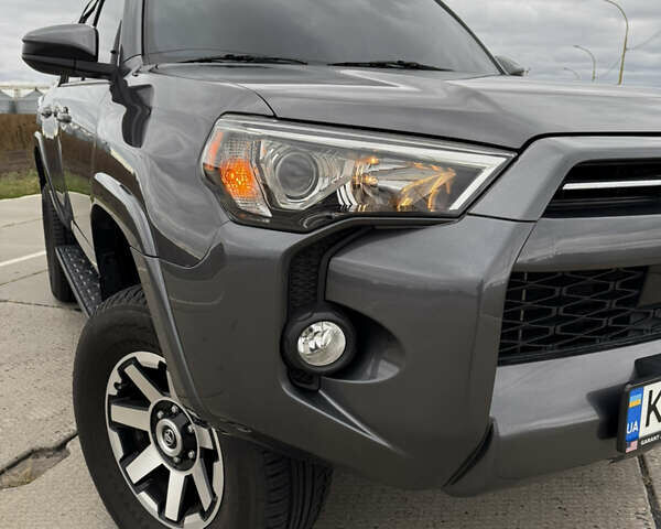 Сірий Тойота 4Раннер, об'ємом двигуна 3.96 л та пробігом 108 тис. км за 33700 $, фото 15 на Automoto.ua