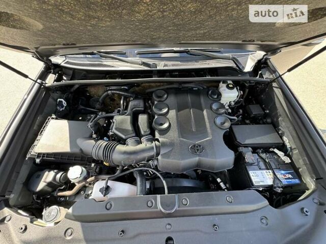 Серый Тойота 4Раннер, объемом двигателя 3.96 л и пробегом 3 тыс. км за 65300 $, фото 30 на Automoto.ua
