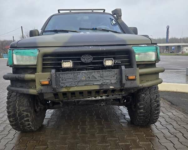 Зеленый Тойота 4Раннер, объемом двигателя 3 л и пробегом 300 тыс. км за 6000 $, фото 1 на Automoto.ua