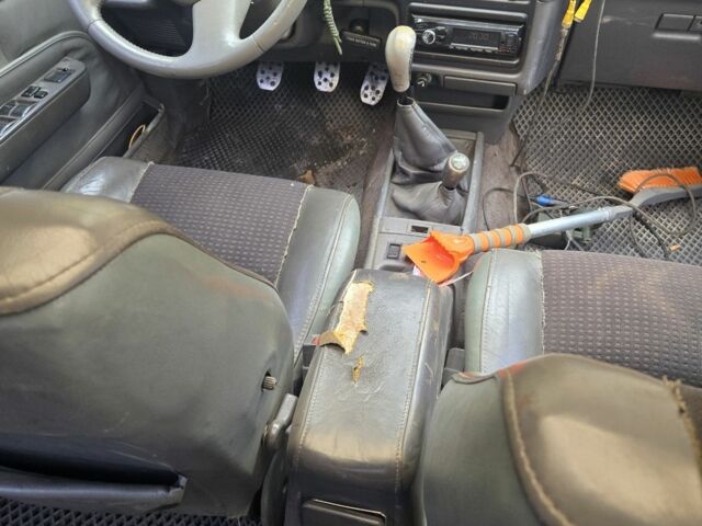 Зеленый Тойота 4Раннер, объемом двигателя 3 л и пробегом 450 тыс. км за 6000 $, фото 9 на Automoto.ua