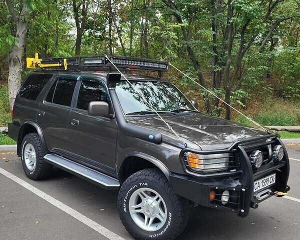 Зеленый Тойота 4Раннер, объемом двигателя 3.4 л и пробегом 268 тыс. км за 16500 $, фото 9 на Automoto.ua