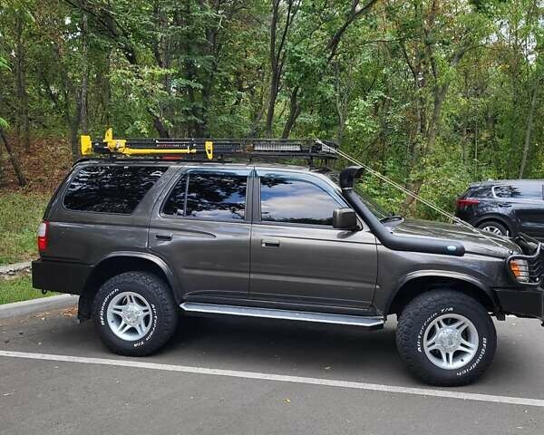 Зеленый Тойота 4Раннер, объемом двигателя 3.4 л и пробегом 268 тыс. км за 16500 $, фото 8 на Automoto.ua