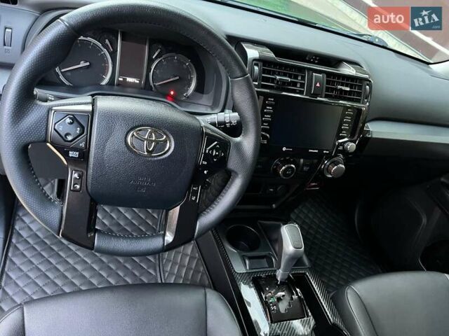 Зеленый Тойота 4Раннер, объемом двигателя 3.96 л и пробегом 70 тыс. км за 37000 $, фото 7 на Automoto.ua