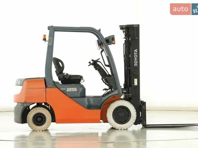 Красный Тойота 8FDF-25, объемом двигателя 2.4 л и пробегом 2 тыс. км за 21464 $, фото 6 на Automoto.ua