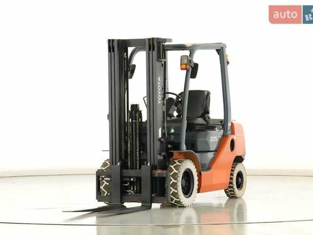 Красный Тойота 8FDF-25, объемом двигателя 2.4 л и пробегом 2 тыс. км за 21464 $, фото 1 на Automoto.ua