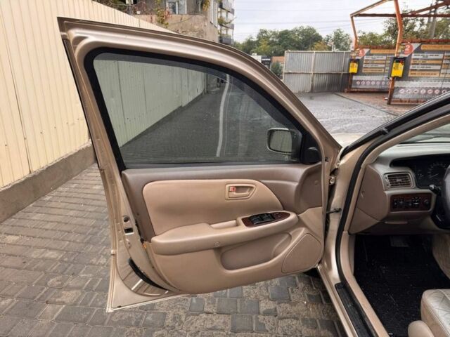 Желтый Тойота Алекс, объемом двигателя 3 л и пробегом 340 тыс. км за 3150 $, фото 5 на Automoto.ua