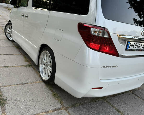 Білий Тойота Алфард, об'ємом двигуна 2.4 л та пробігом 85 тис. км за 15400 $, фото 30 на Automoto.ua