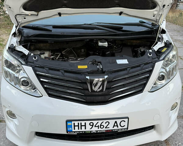 Белый Тойота Алфард, объемом двигателя 2.4 л и пробегом 85 тыс. км за 14900 $, фото 86 на Automoto.ua