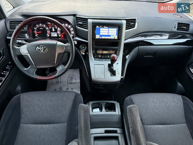 Белый Тойота Алфард, объемом двигателя 2.4 л и пробегом 85 тыс. км за 14900 $, фото 48 на Automoto.ua