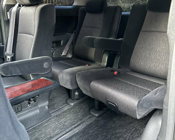 Белый Тойота Алфард, объемом двигателя 2.4 л и пробегом 85 тыс. км за 14900 $, фото 76 на Automoto.ua