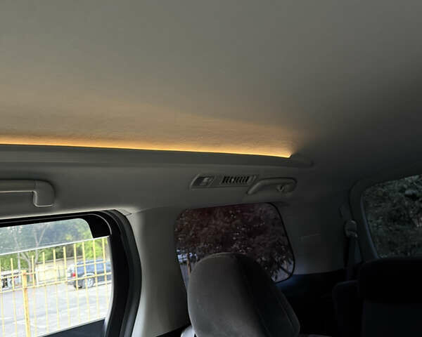 Белый Тойота Алфард, объемом двигателя 2.4 л и пробегом 85 тыс. км за 14900 $, фото 74 на Automoto.ua