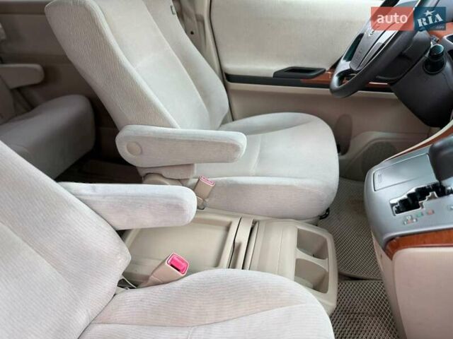 Тойота Алфард 2010 в Виннице на Automoto.ua Белый Тойота Алфард, объемом двигателя 2.4 л и пробегом 183 тыс. км за 13900 $, фото 13 на Automoto.ua