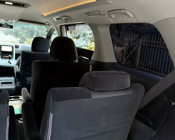 Белый Тойота Алфард, объемом двигателя 2.4 л и пробегом 85 тыс. км за 14900 $, фото 78 на Automoto.ua