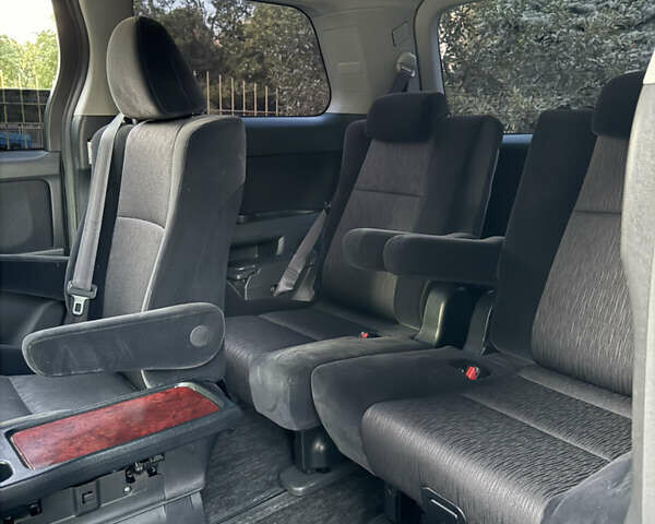 Білий Тойота Алфард, об'ємом двигуна 2.4 л та пробігом 85 тис. км за 15400 $, фото 77 на Automoto.ua