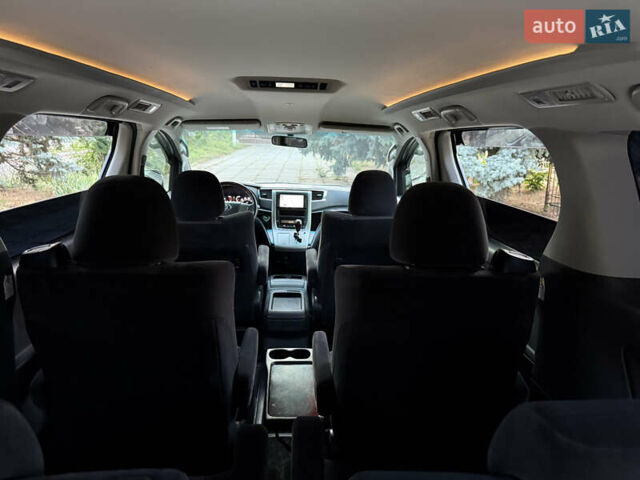 Белый Тойота Алфард, объемом двигателя 2.4 л и пробегом 85 тыс. км за 14900 $, фото 82 на Automoto.ua