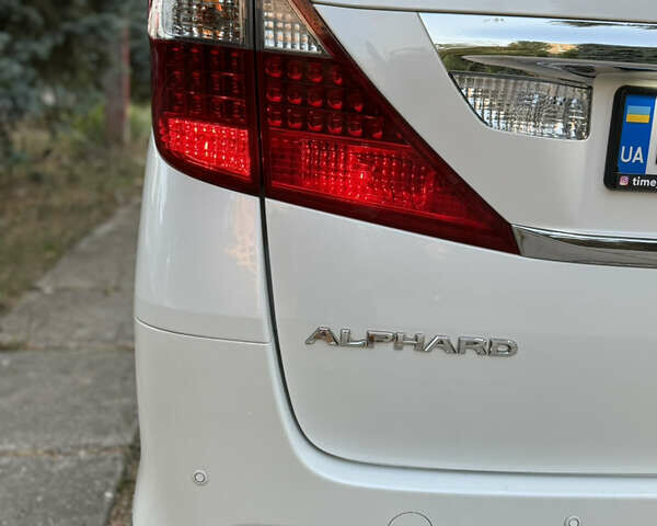 Белый Тойота Алфард, объемом двигателя 2.4 л и пробегом 85 тыс. км за 14900 $, фото 14 на Automoto.ua