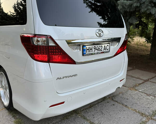 Белый Тойота Алфард, объемом двигателя 2.4 л и пробегом 85 тыс. км за 14900 $, фото 31 на Automoto.ua