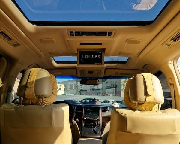 Белый Тойота Алфард, объемом двигателя 2.36 л и пробегом 197 тыс. км за 18700 $, фото 19 на Automoto.ua