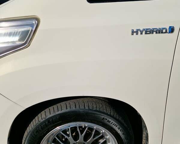 Белый Тойота Алфард, объемом двигателя 2.36 л и пробегом 197 тыс. км за 18700 $, фото 4 на Automoto.ua