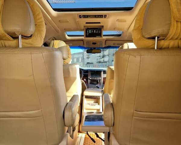 Белый Тойота Алфард, объемом двигателя 2.36 л и пробегом 197 тыс. км за 18700 $, фото 18 на Automoto.ua