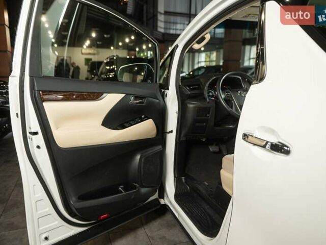 Белый Тойота Алфард, объемом двигателя 2.5 л и пробегом 1 тыс. км за 59999 $, фото 27 на Automoto.ua