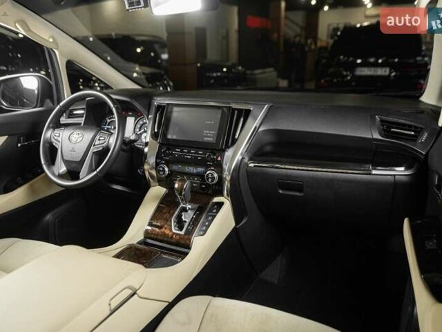 Белый Тойота Алфард, объемом двигателя 2.5 л и пробегом 1 тыс. км за 59999 $, фото 21 на Automoto.ua