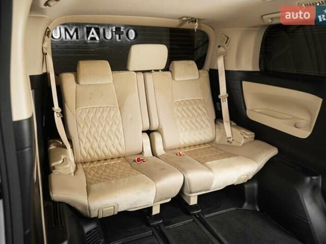 Белый Тойота Алфард, объемом двигателя 2.5 л и пробегом 1 тыс. км за 59999 $, фото 5 на Automoto.ua