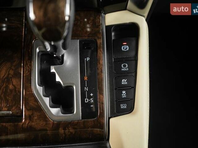 Белый Тойота Алфард, объемом двигателя 2.5 л и пробегом 1 тыс. км за 59999 $, фото 30 на Automoto.ua