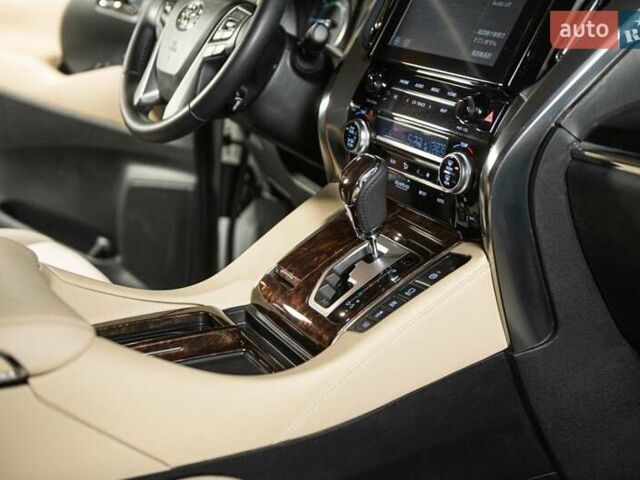 Белый Тойота Алфард, объемом двигателя 2.5 л и пробегом 1 тыс. км за 59999 $, фото 26 на Automoto.ua