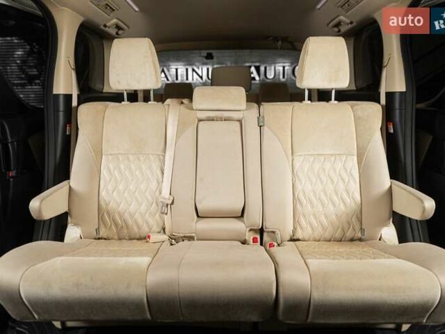 Белый Тойота Алфард, объемом двигателя 2.5 л и пробегом 1 тыс. км за 59999 $, фото 12 на Automoto.ua