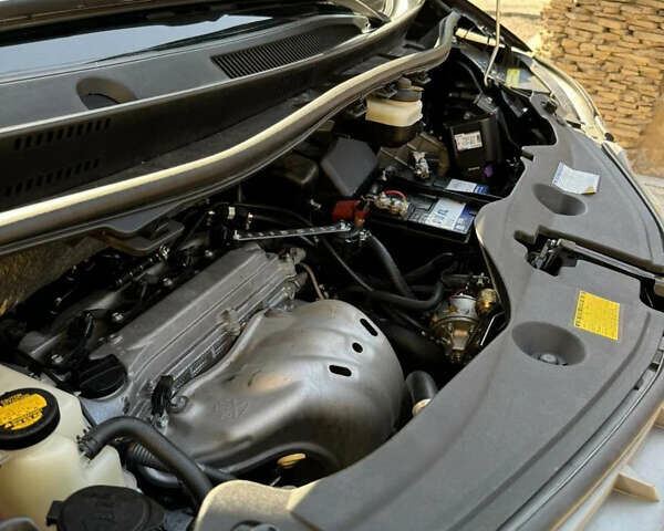 Чорний Тойота Алфард, об'ємом двигуна 2.36 л та пробігом 165 тис. км за 17700 $, фото 13 на Automoto.ua