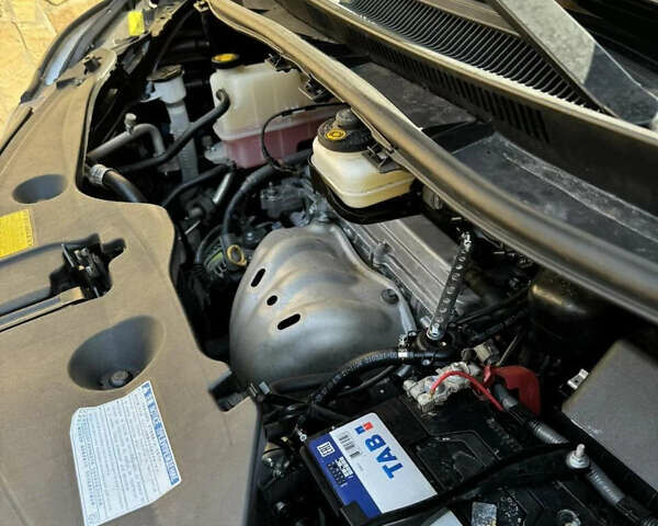 Чорний Тойота Алфард, об'ємом двигуна 2.36 л та пробігом 165 тис. км за 17700 $, фото 12 на Automoto.ua