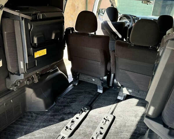 Черный Тойота Алфард, объемом двигателя 2.36 л и пробегом 165 тыс. км за 17700 $, фото 9 на Automoto.ua