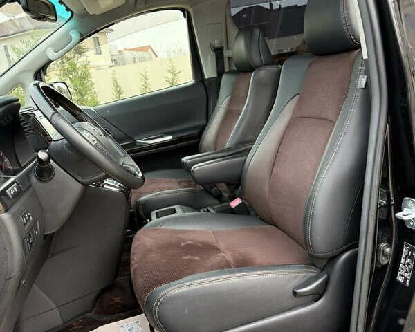 Чорний Тойота Алфард, об'ємом двигуна 2.4 л та пробігом 78 тис. км за 18800 $, фото 79 на Automoto.ua