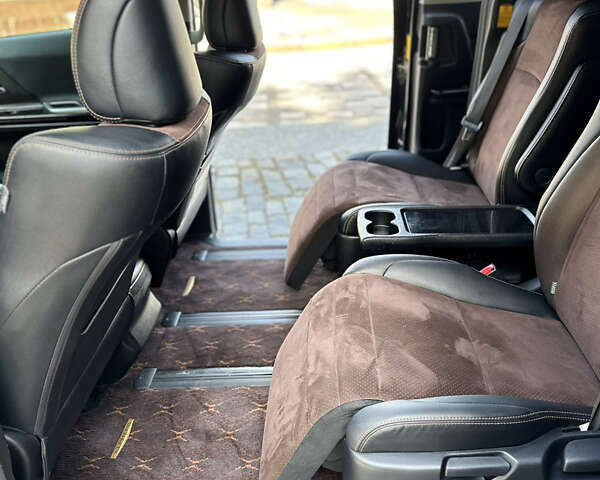 Черный Тойота Алфард, объемом двигателя 2.4 л и пробегом 78 тыс. км за 17950 $, фото 19 на Automoto.ua