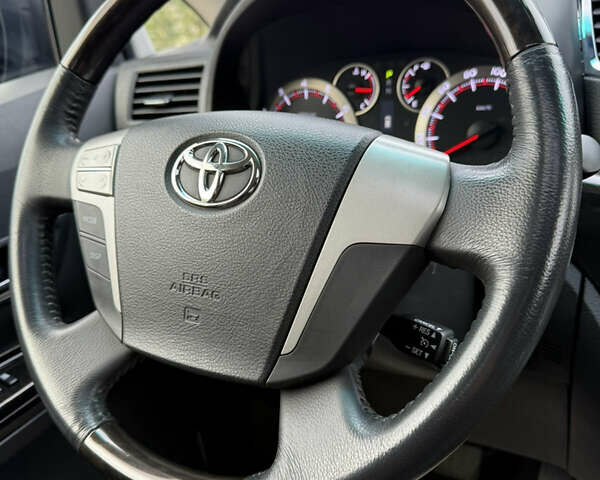 Чорний Тойота Алфард, об'ємом двигуна 2.4 л та пробігом 78 тис. км за 18800 $, фото 70 на Automoto.ua