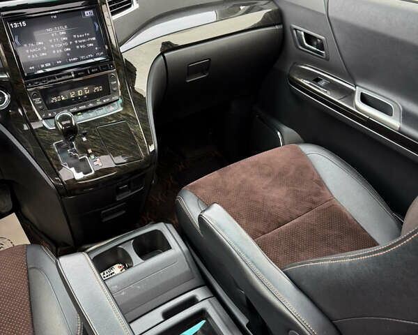 Чорний Тойота Алфард, об'ємом двигуна 2.4 л та пробігом 78 тис. км за 18800 $, фото 96 на Automoto.ua