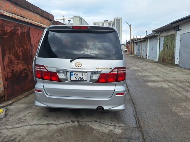 Серый Тойота Алфард, объемом двигателя 3 л и пробегом 205 тыс. км за 11000 $, фото 2 на Automoto.ua