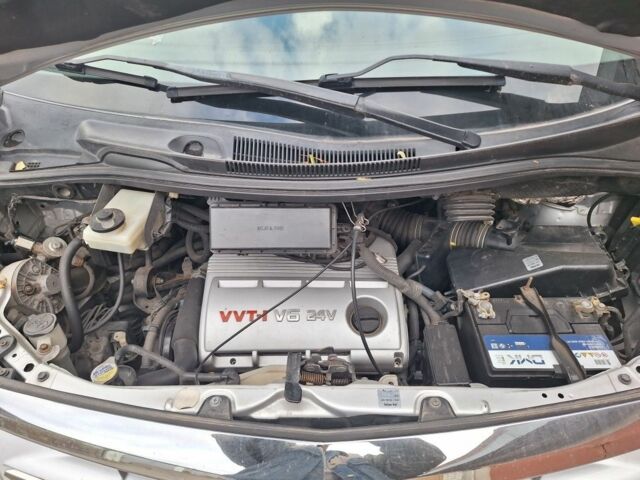 Серый Тойота Алфард, объемом двигателя 3 л и пробегом 205 тыс. км за 11000 $, фото 7 на Automoto.ua