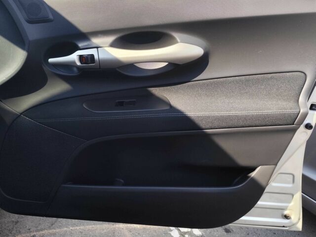 Серый Тойота Атлецца, объемом двигателя 1.6 л и пробегом 1000 тыс. км за 6200 $, фото 9 на Automoto.ua