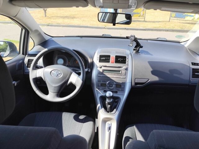 Серый Тойота Атлецца, объемом двигателя 1.6 л и пробегом 1000 тыс. км за 6200 $, фото 4 на Automoto.ua