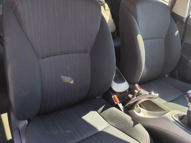 Серый Тойота Атлецца, объемом двигателя 1.6 л и пробегом 1000 тыс. км за 6200 $, фото 6 на Automoto.ua