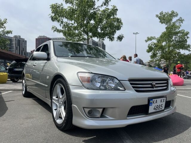 Серый Тойота Атлецца, объемом двигателя 2 л и пробегом 268 тыс. км за 6200 $, фото 3 на Automoto.ua