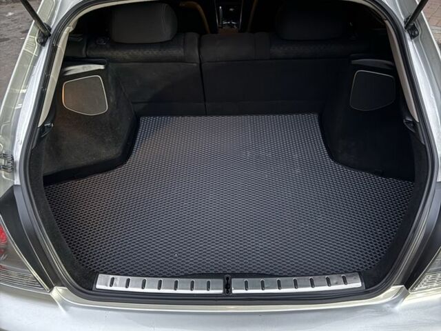 Серый Тойота Атлецца, объемом двигателя 3 л и пробегом 211 тыс. км за 7000 $, фото 10 на Automoto.ua