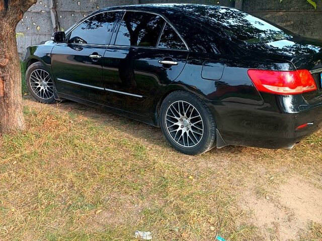 Черный Тойота Аурион, объемом двигателя 3.5 л и пробегом 323 тыс. км за 7000 $, фото 1 на Automoto.ua