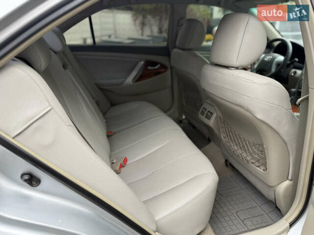 Серый Тойота Аурион, объемом двигателя 3.5 л и пробегом 177 тыс. км за 4777 $, фото 17 на Automoto.ua