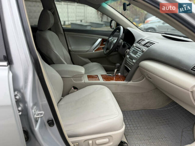 Серый Тойота Аурион, объемом двигателя 3.5 л и пробегом 177 тыс. км за 4777 $, фото 13 на Automoto.ua